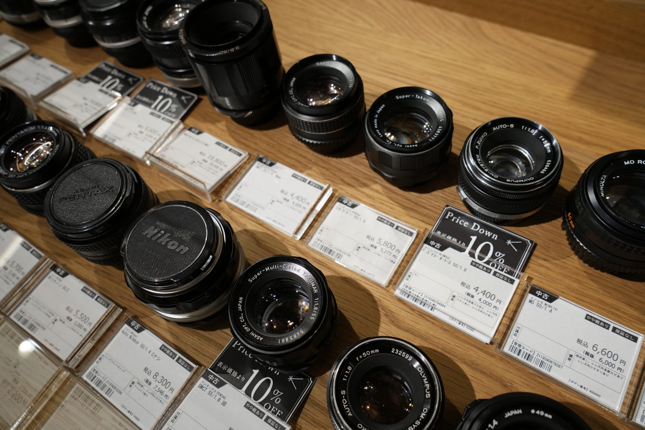 「新宿 北村写真機店 」3Fのジャンク品コーナー