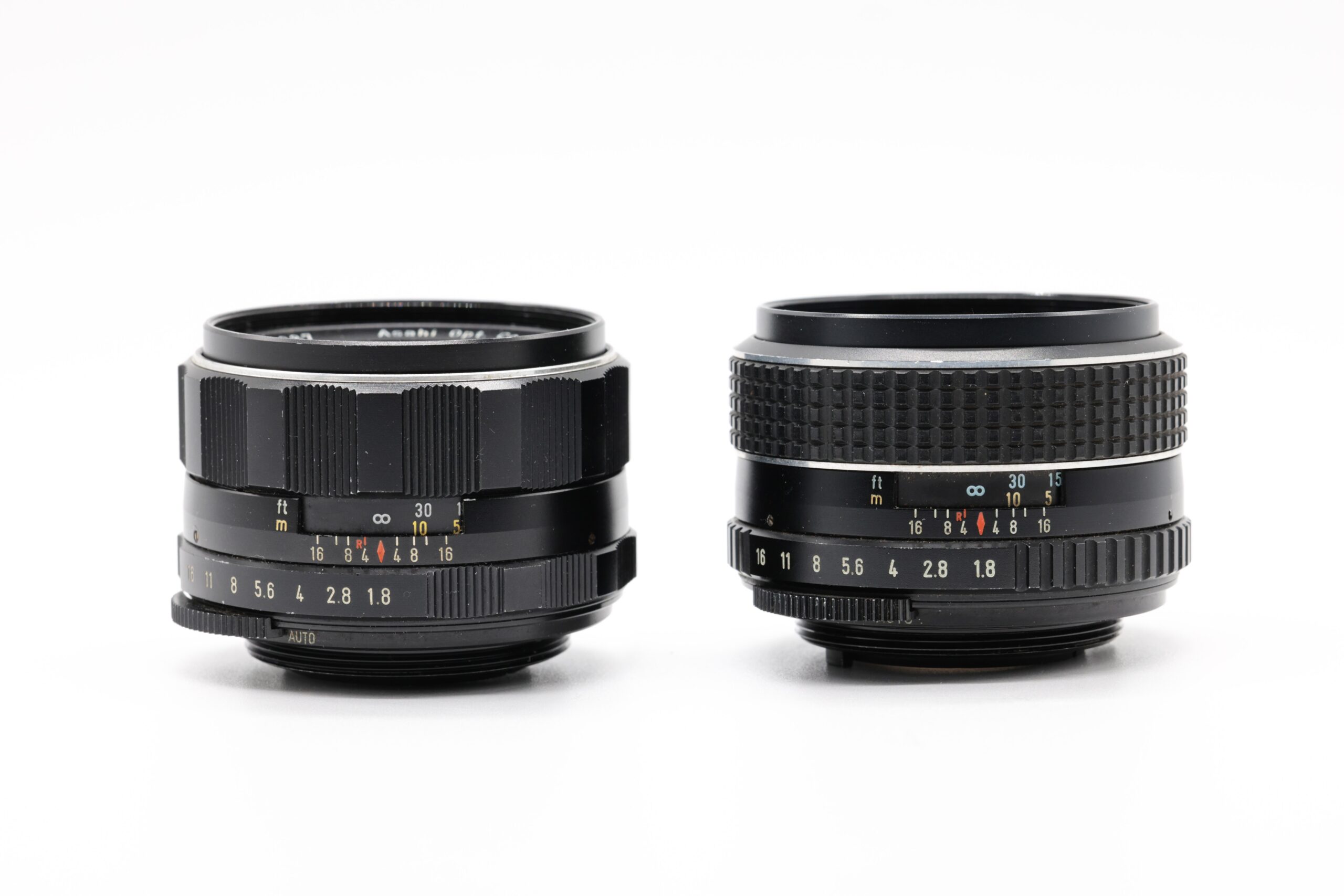 左：Super Takumar 55mm F1.8 後期型　右：SMC Takumar 55mm F1.8