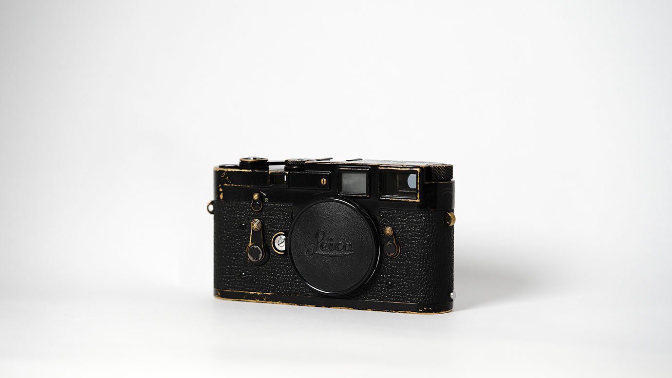 Leica_M3_Black_Paint_斜め