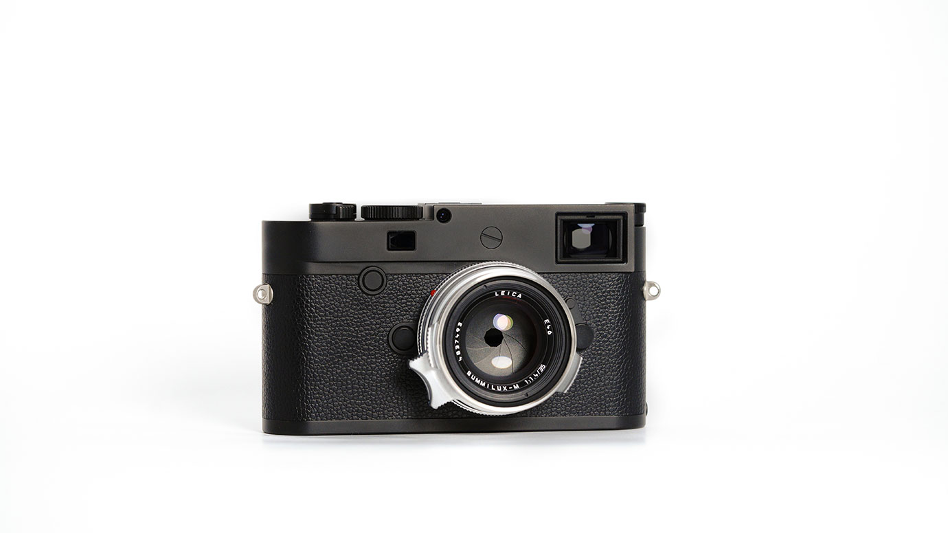 M10モノクローム_ズミルックス35mm_斜め
