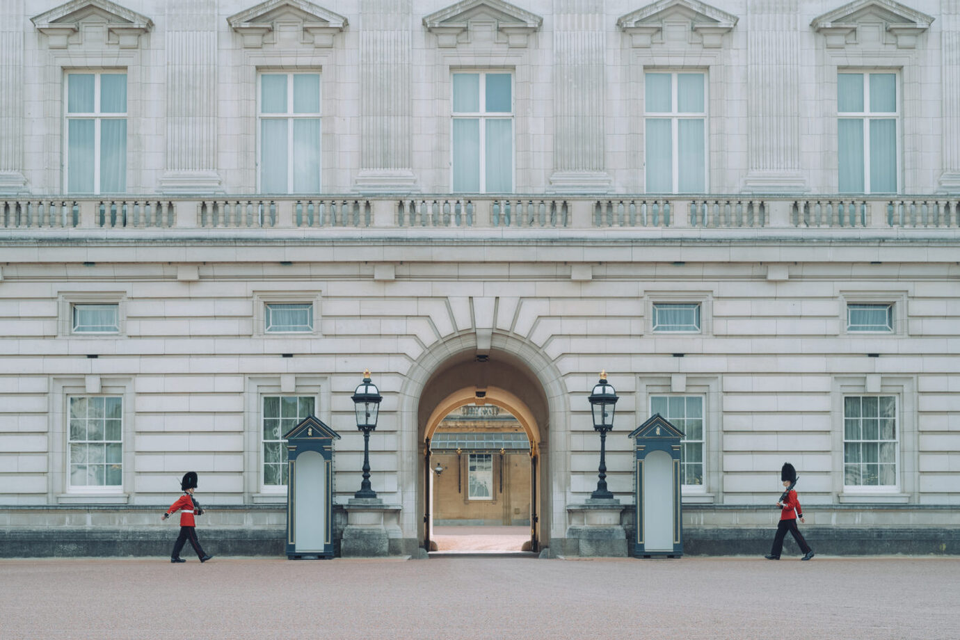 ライカM10-Pでイギリスの守衛と門を撮影した写真